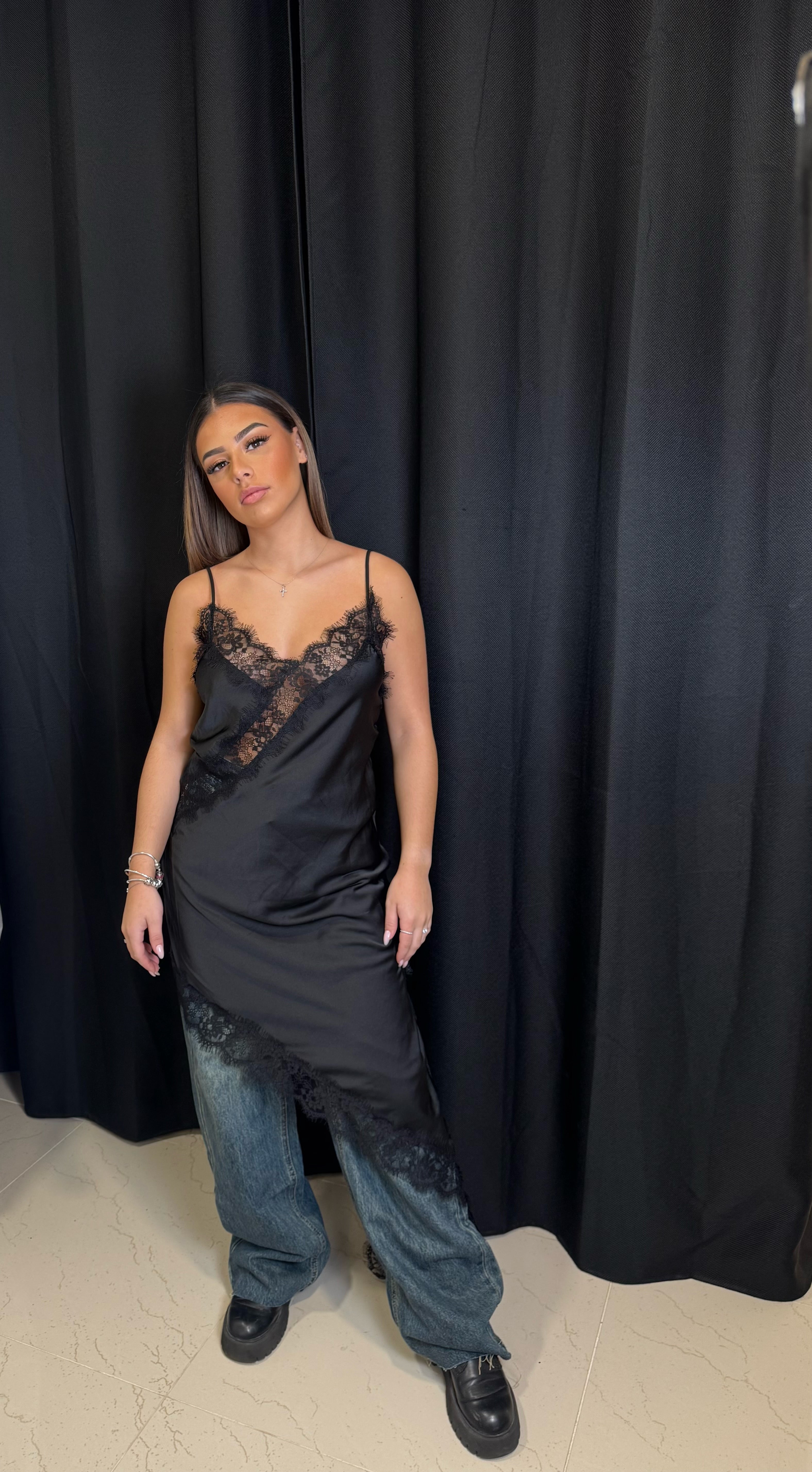 Top dentelle asymétrique