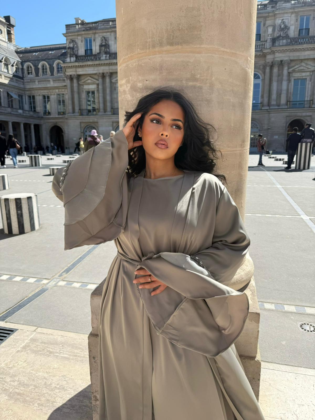 LE REFLET FÉMININ By Syriana